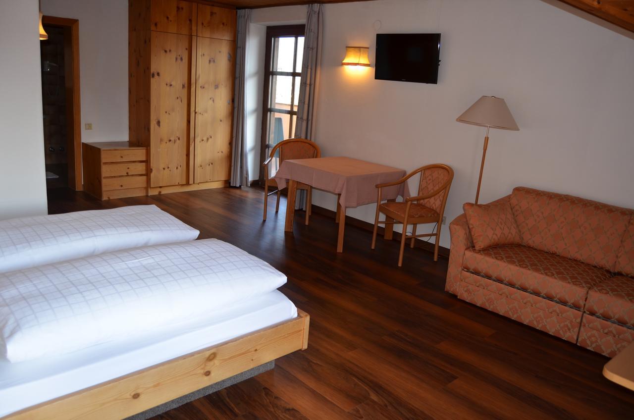 Hotel Eden Guesthouse マルレンゴ エクステリア 写真
